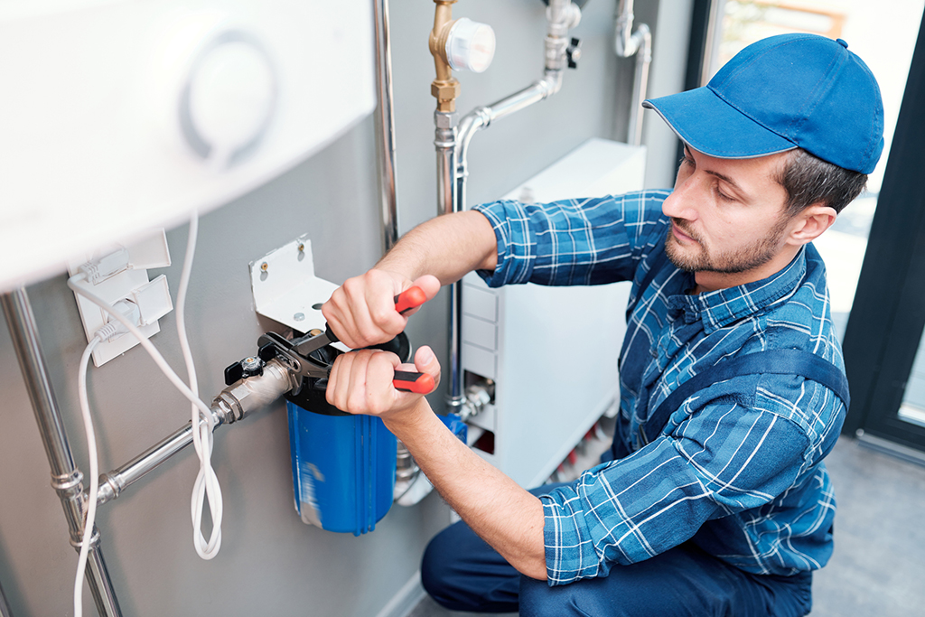 Services used by expert plumbing technician