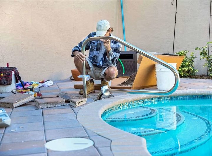 Here are some pointers to keep in mind while you search for the most qualified pool contractor