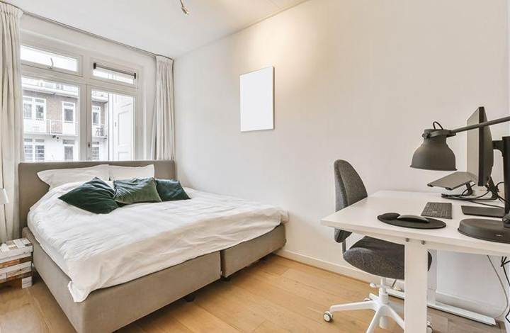 Why Minimalist Furniture in Singapore Appeals to Today’s Remote Workers